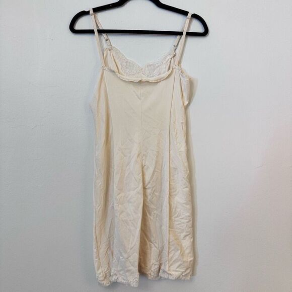 Vintage JCPenny Women's Cream Spaghetti Strap Slip Dress Size 32 - Picture 3 of 3